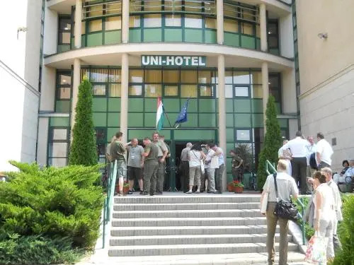 Uni-Hotel Dikotthon