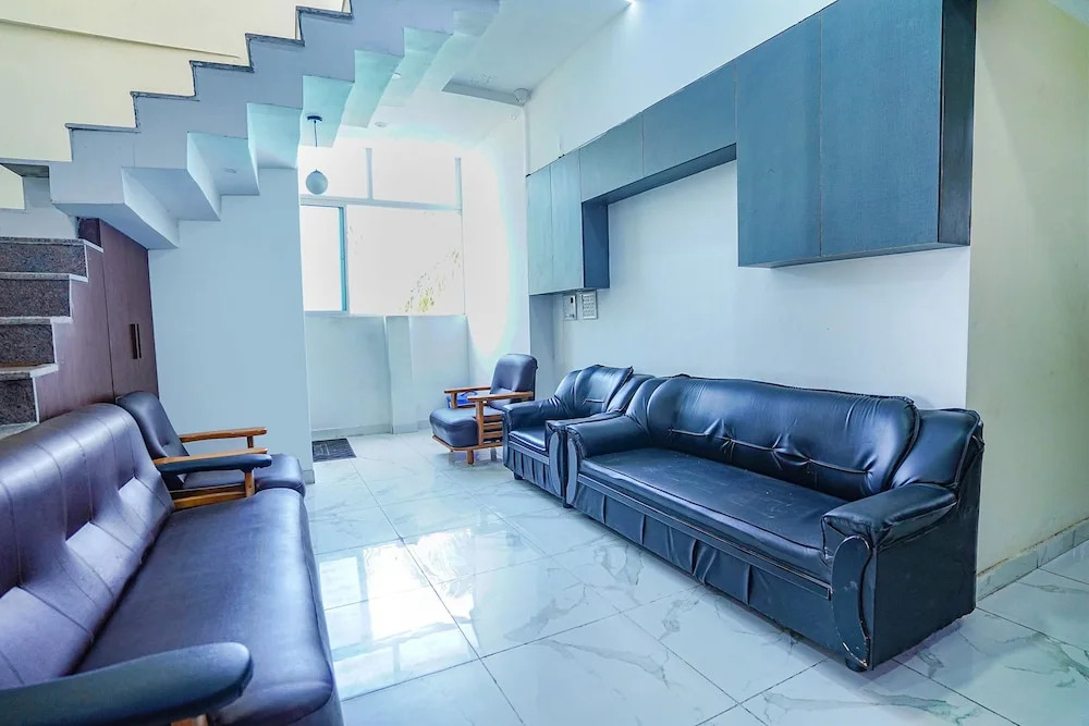 FabHotel Aishwarya Inn