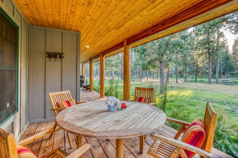 The Settle Inn Riverfront Retreat