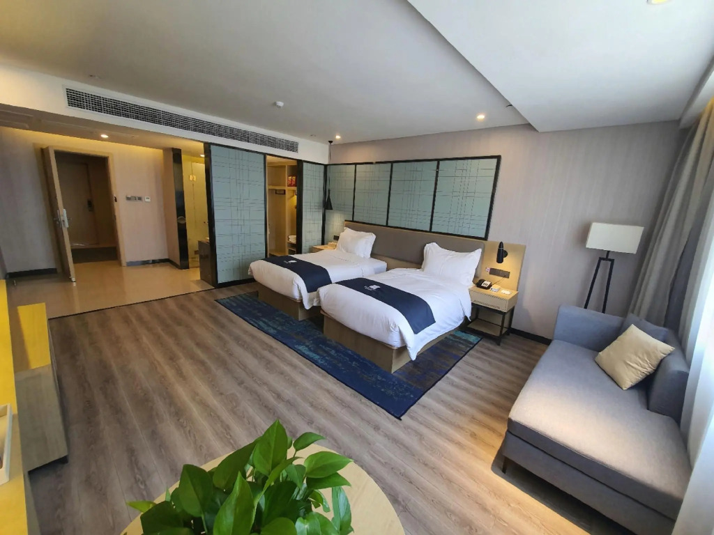 Echarm Hotel Yingshang Wuzhou Wanhui Square