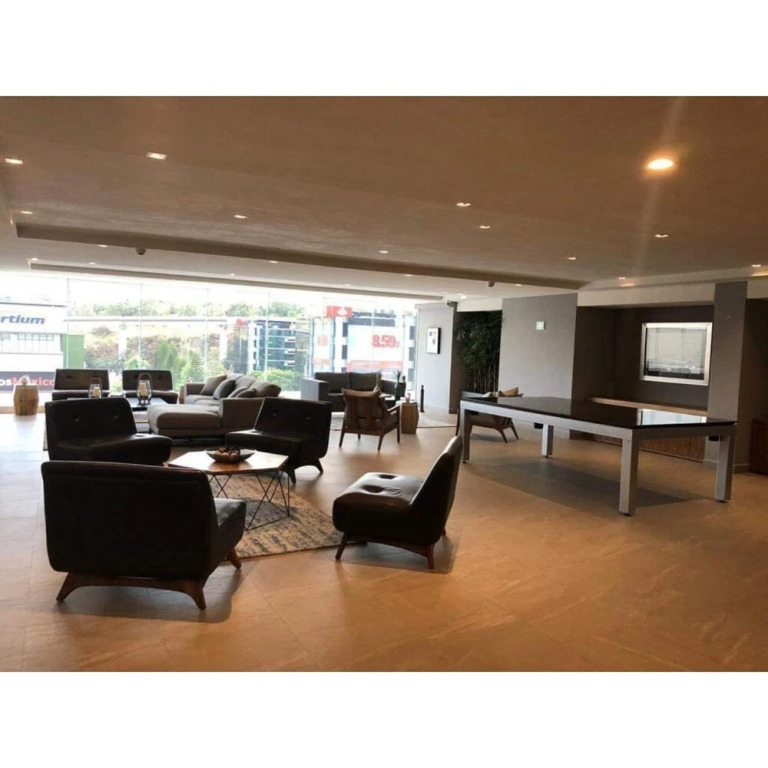 Luxurious Apartment with Amenities Near Santa Fe