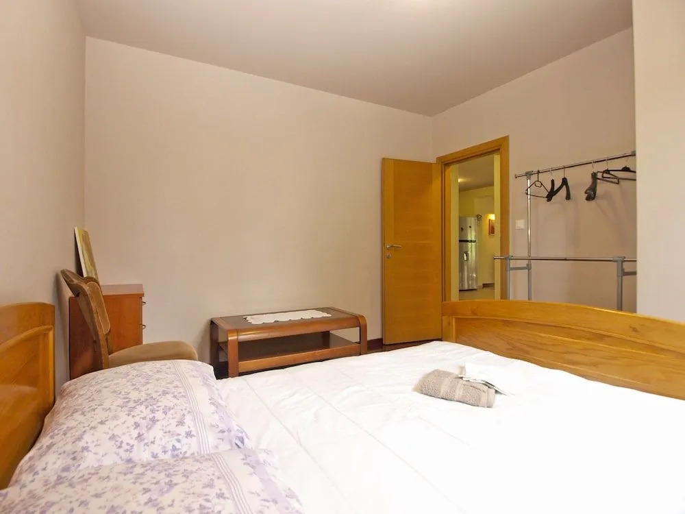 Apartment 1695