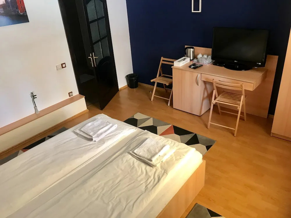 Cristis Rooms - Pensiune