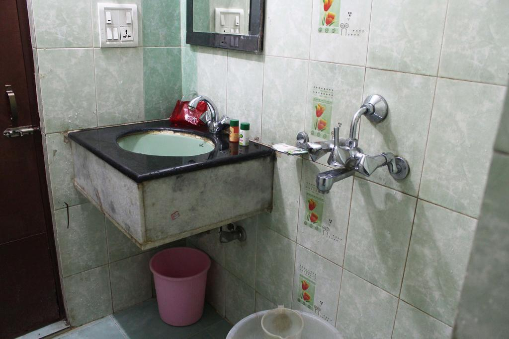 OYO 3033 Radiant Hotel