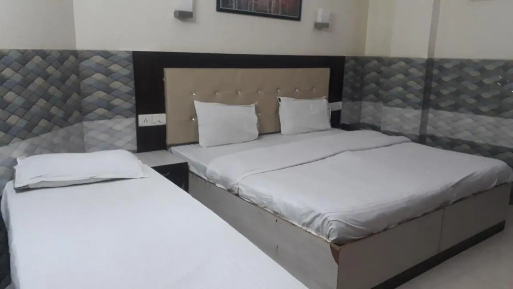 Fabhotel Sarwan
