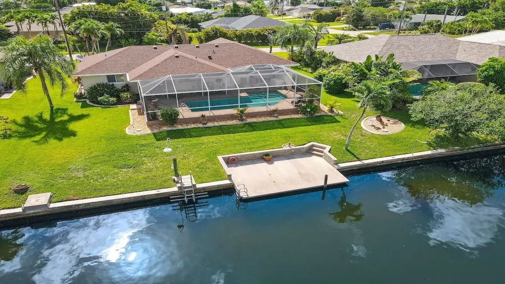 Just Chill Modern Canal Villa w Heated Pool