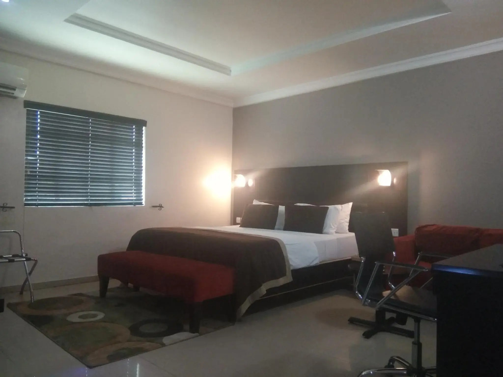 Neocourts Hotel