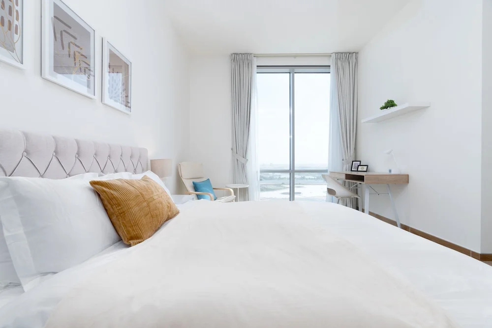 SuperHost - Stunning Canal and City Views From This Condo