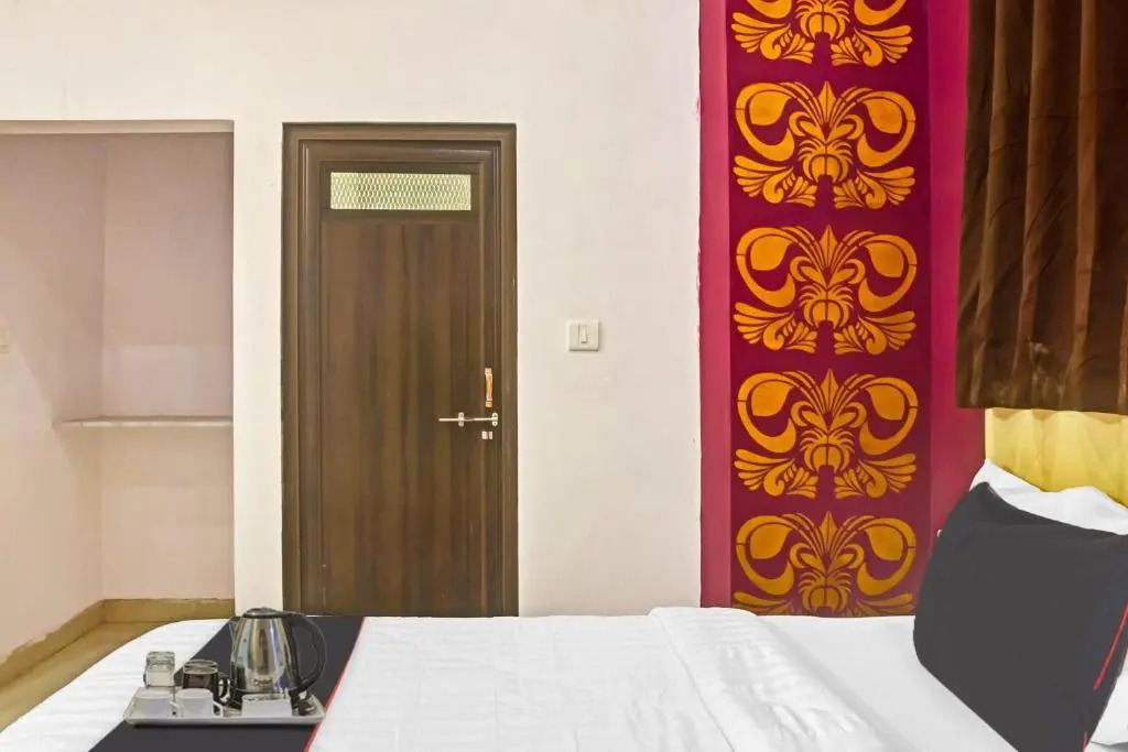 Collection O Hotel Thakur