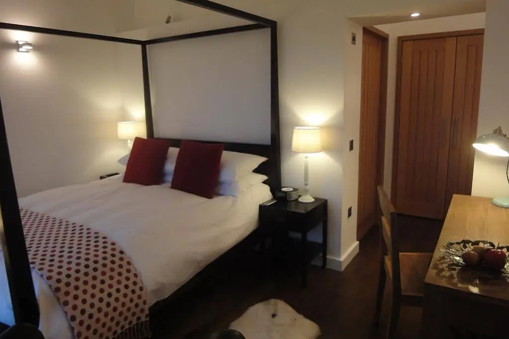 Hillstone Lodge