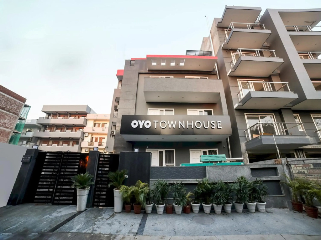 OYO Townhouse 349 Unitech Cyber Park Gurgaon