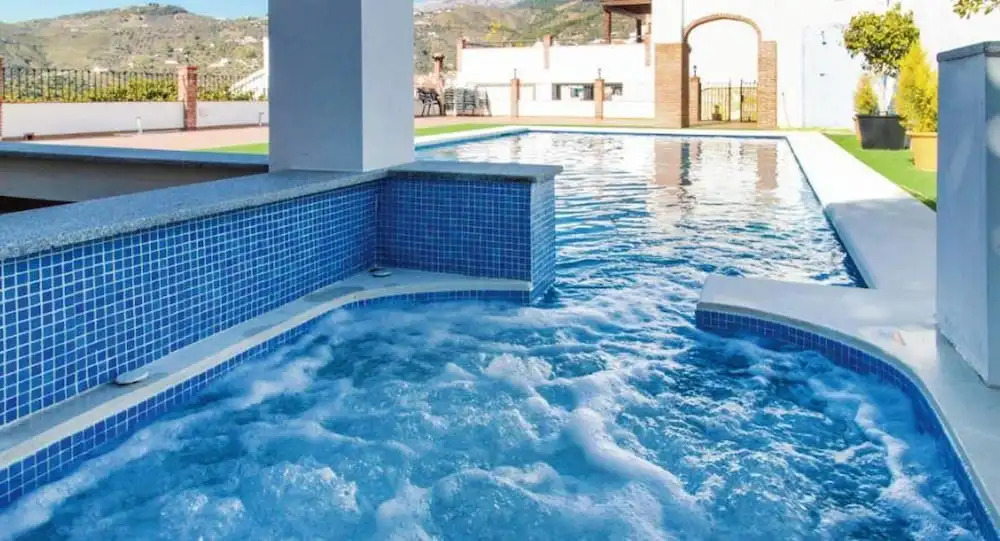 Elegant Villa with Jacuzzi in Canillas de Albaida
