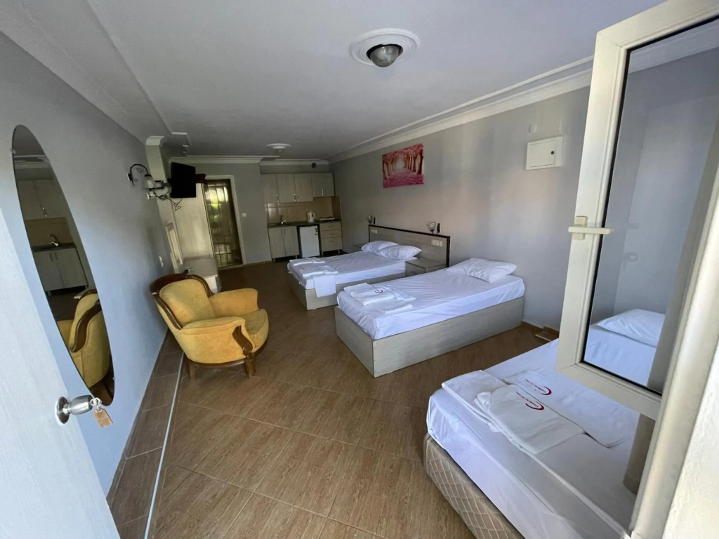 Carmina Hotel