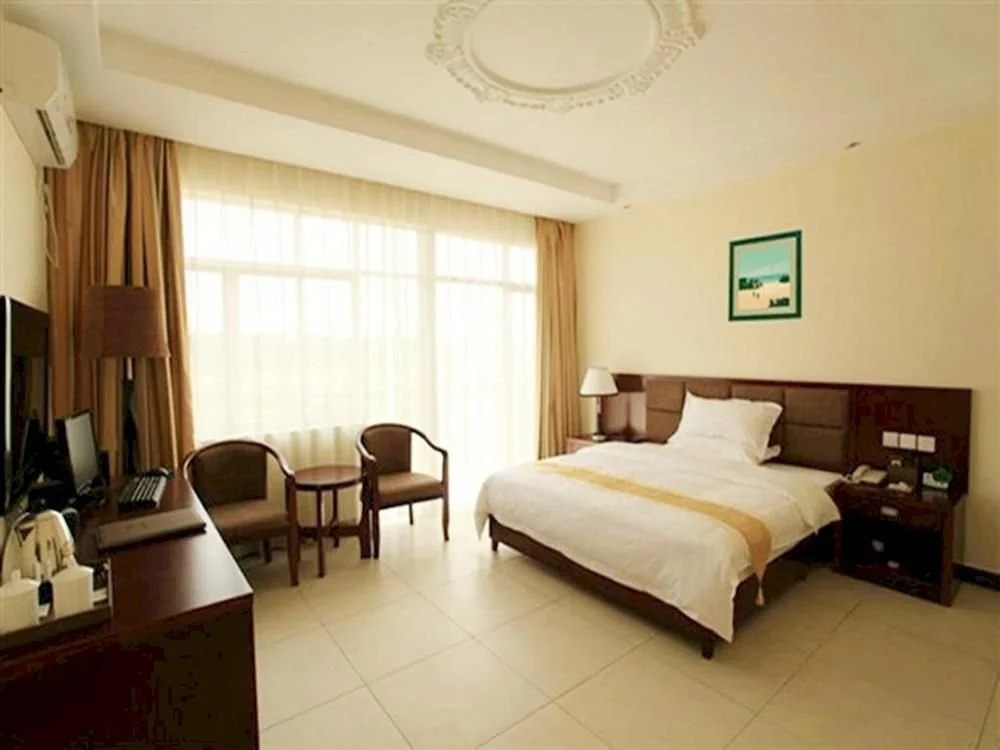 Purple Attic Holiday Hotel