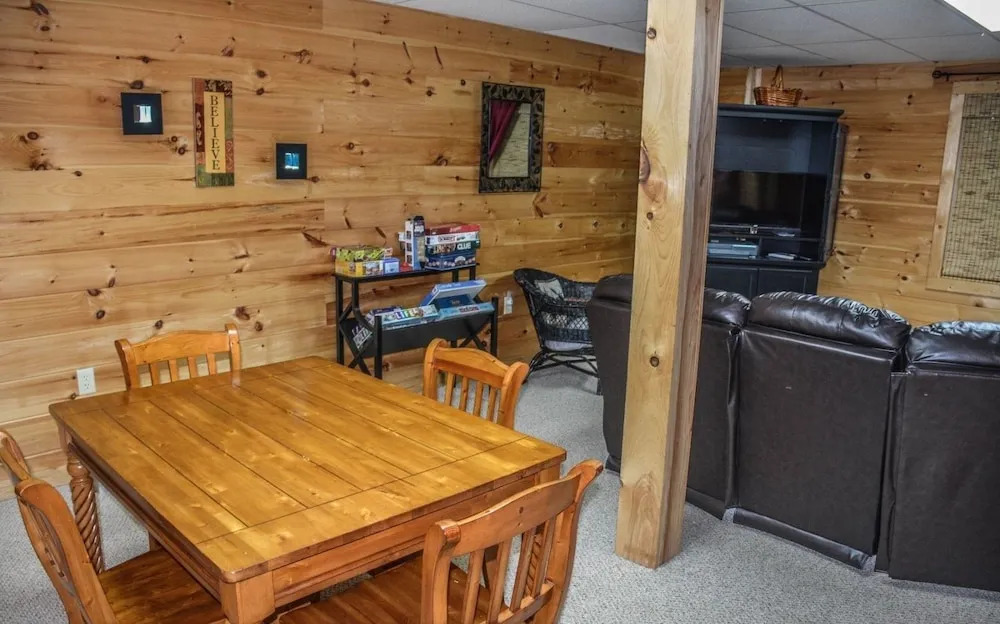 Papa Bears Den