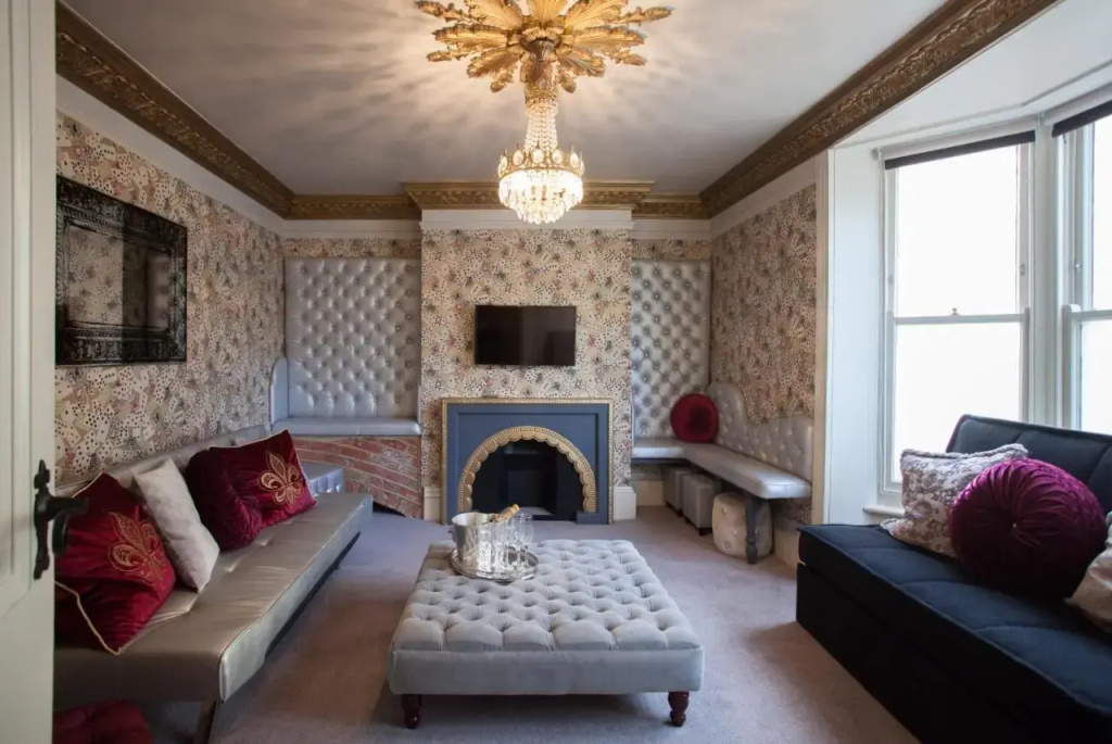 Wonderland House