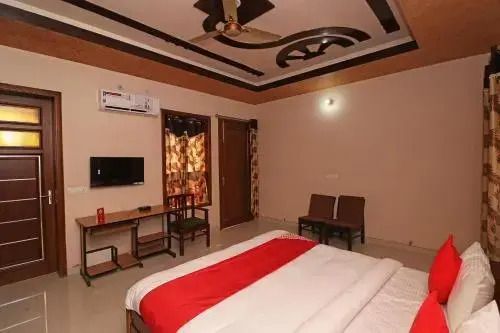 Love Guest House By OYO Rooms