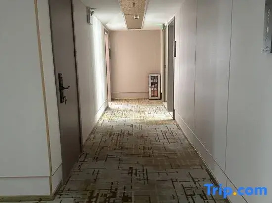 M Hotel (Bai Sheng Shopping Center)