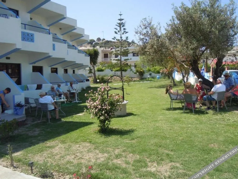 Elenis Apartments