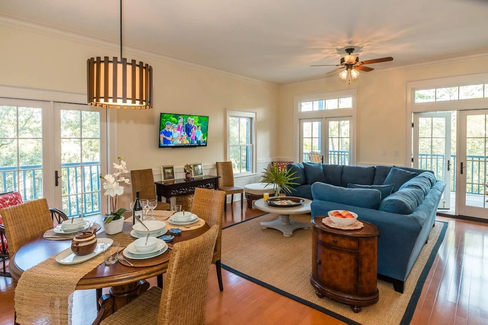 Watercolor - Park District 1-Bedroom Condos by 360 Blue
