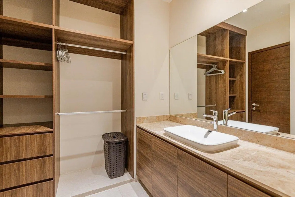 Elegante Condo, con alberca, zona Tezal