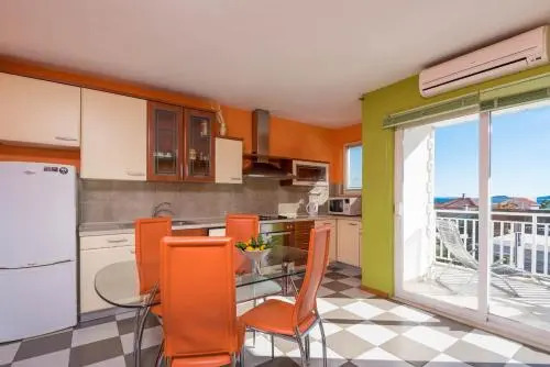 Apartments Frano Jr by the Sea