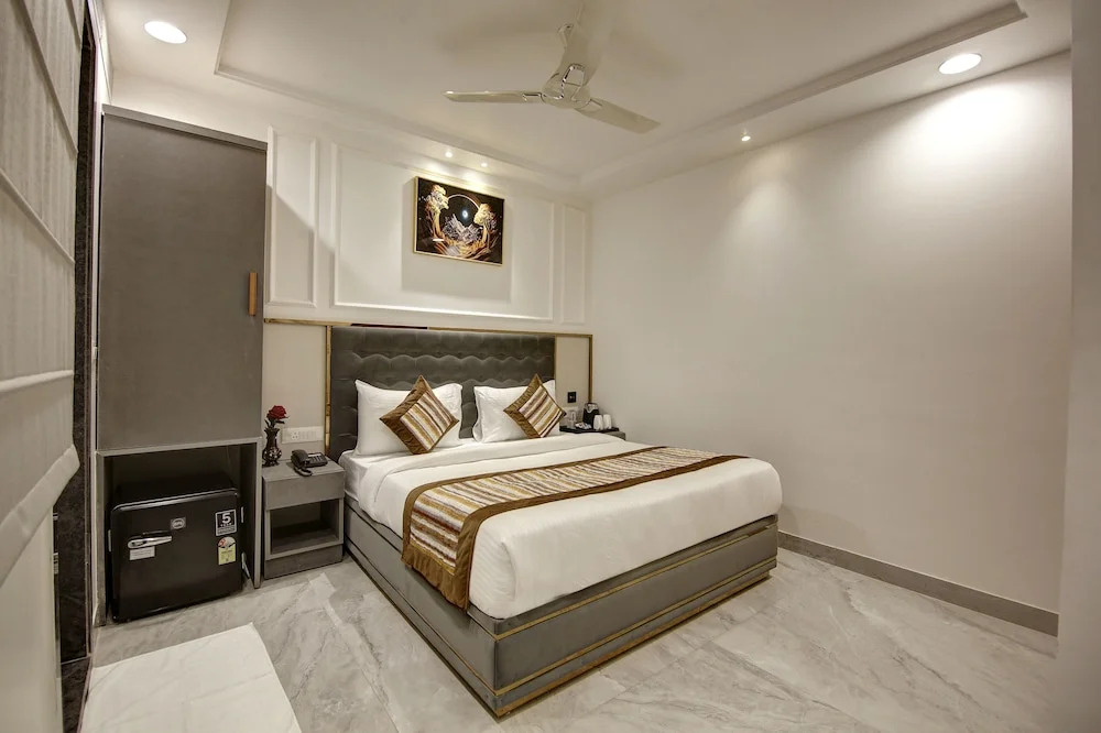 Hotel Kaca Inn - Near New Delhi Railway Station & Connaught Place