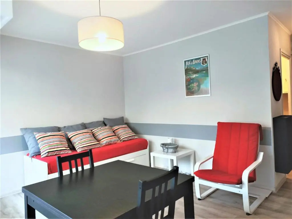 Appartement Aix-les-Bains, 1 pièce, 2 personnes - FR-1-555-37