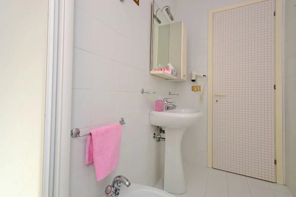 Comfort Getaway Apartment With Pool