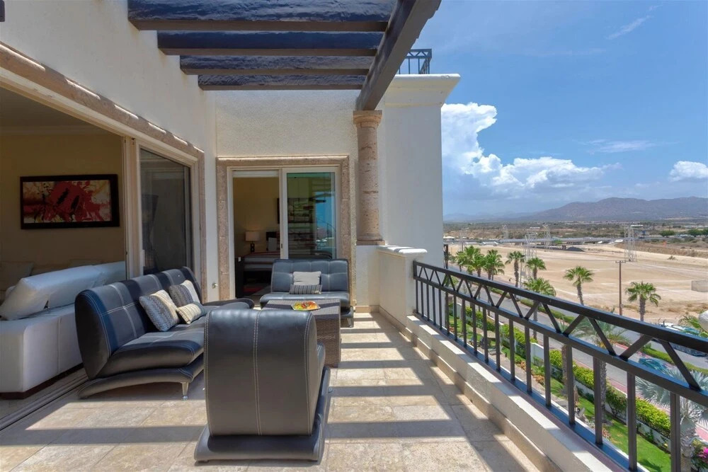 The Village 601 Beautiful Penthouse With Ocean Views