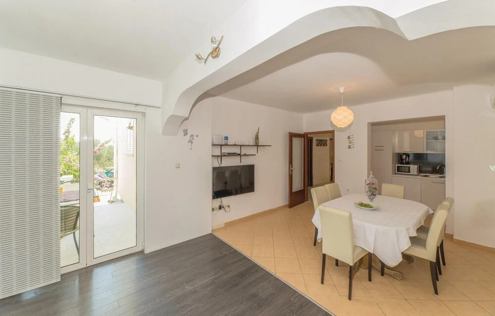 Amazing Home in Biograd With Wifi and 2 Bedrooms