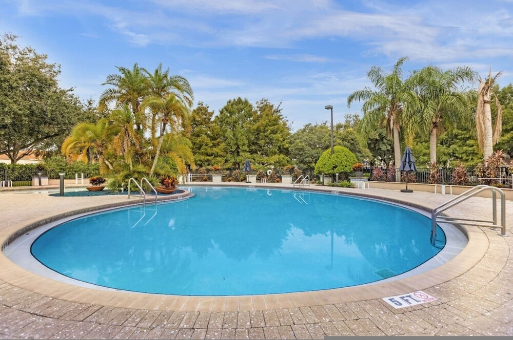 Cozy 4BR Disney Vacation Home7-104