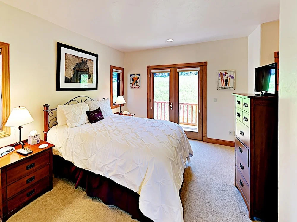 2700 Cross Timbers Trail Townhouse #1 4 Bedrooms 3.5 Bathrooms Townhou