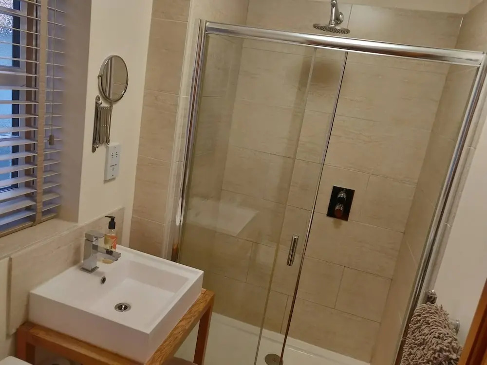 3 BR Ensuite Cottage Private Garden Parking Near St Neots