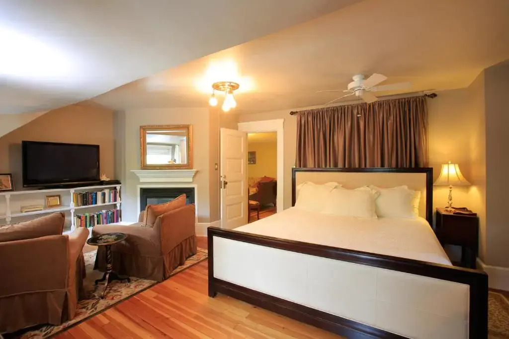 The Lion and the Rose Bed and Breakfast