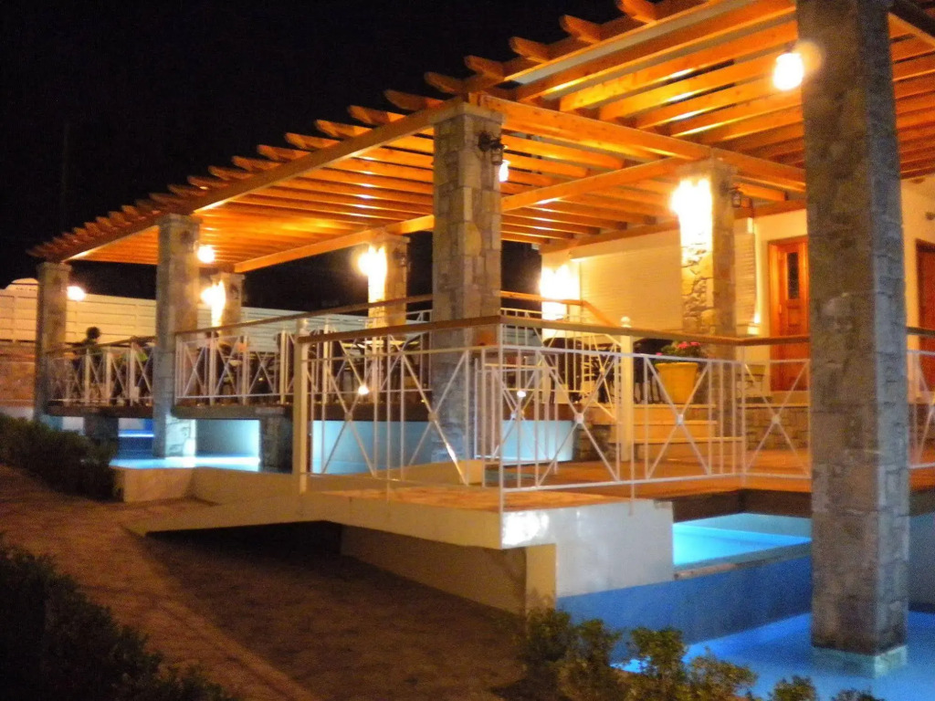 Neda Hotel
