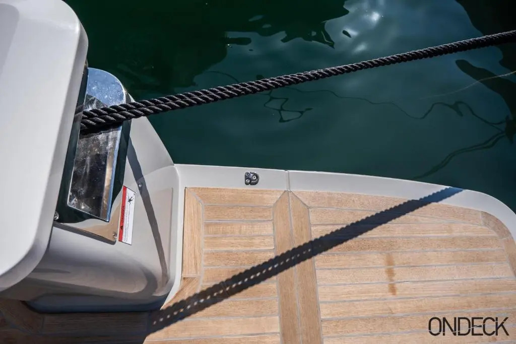 Yaloou Exclusive Yachting & More BLUEGAME 42