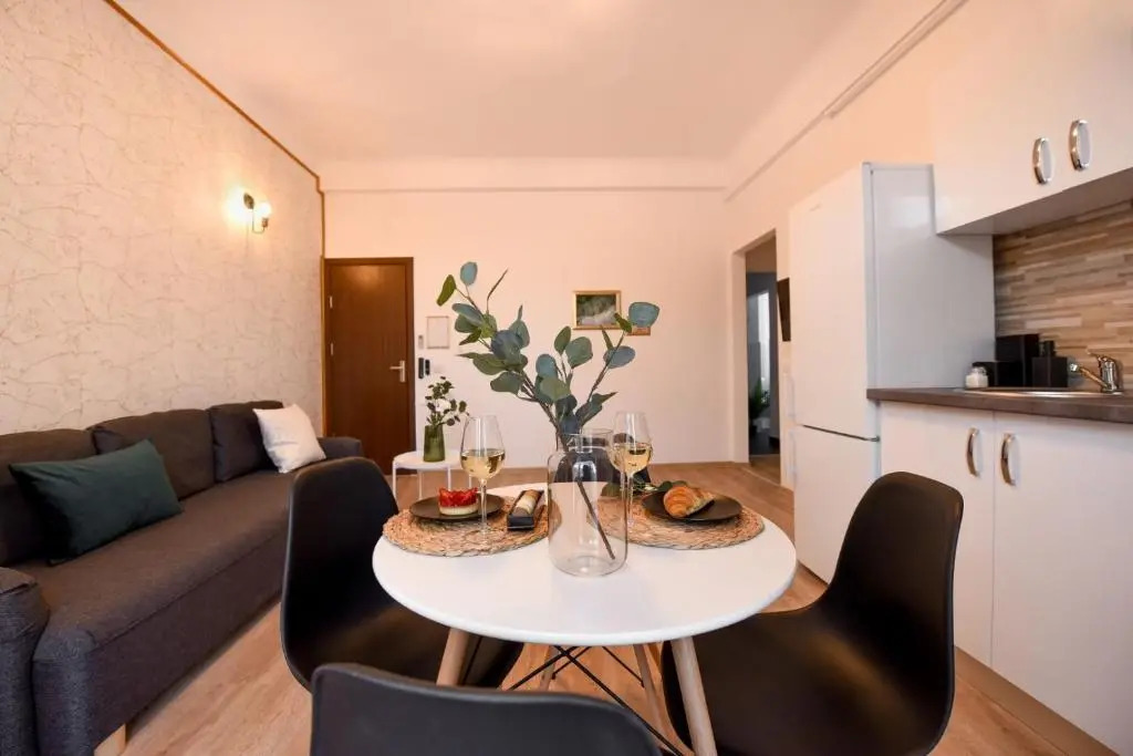 GOLDEN TOUCHES - Elegant - Armeneasca Central Apt