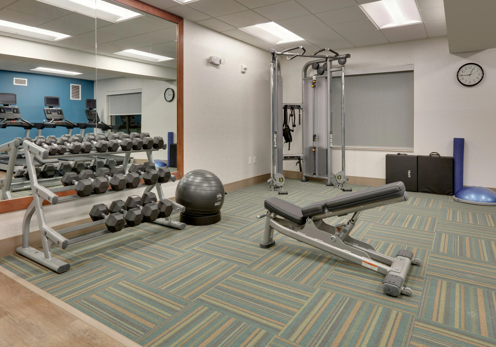Holiday Inn Express & Suites Mitchell by IHG