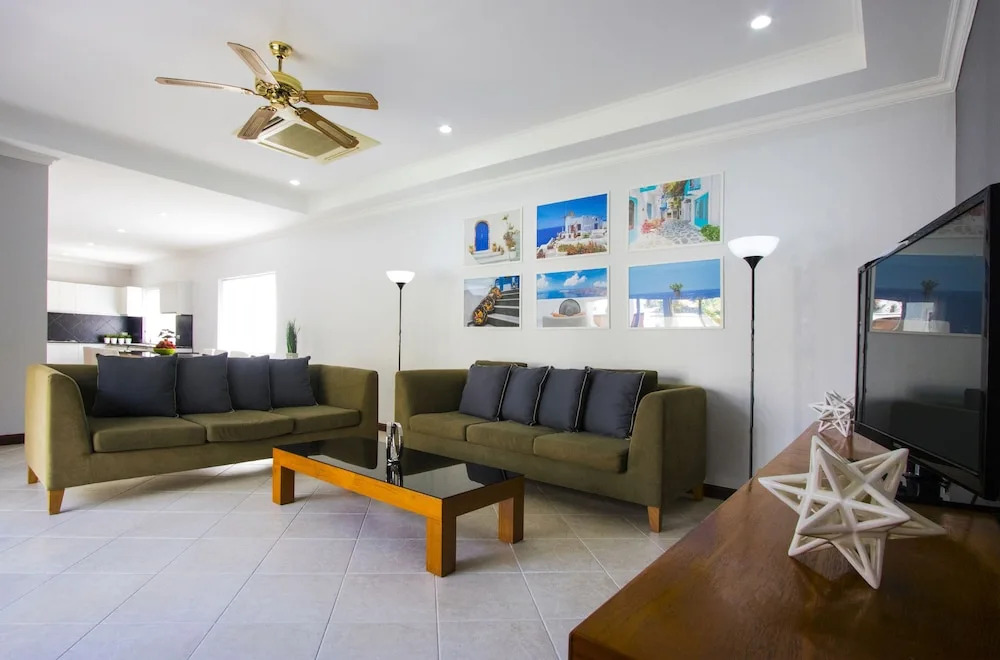 Majestic Villas Cosy Beach Pattaya