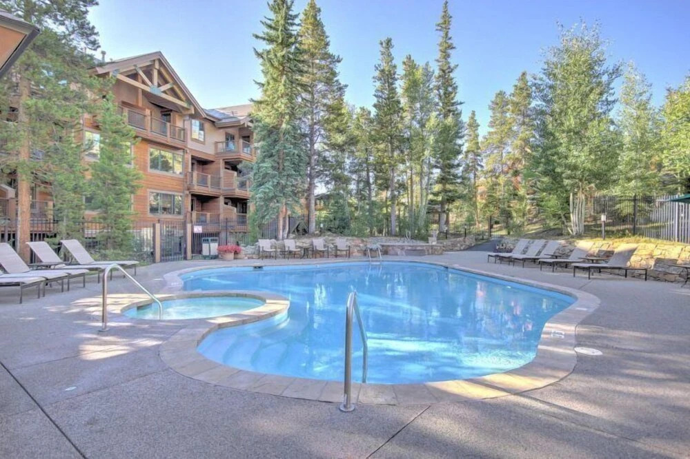 Breck Mtn Thunder 3 Townhome 305