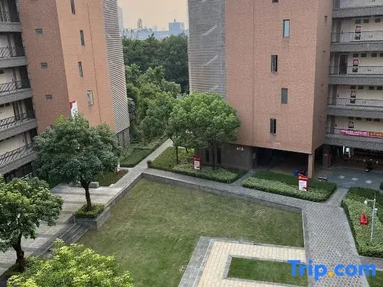 Shenzhen Chuangsheng International Apartment (Guangmingcheng High-Speed Railway Station)