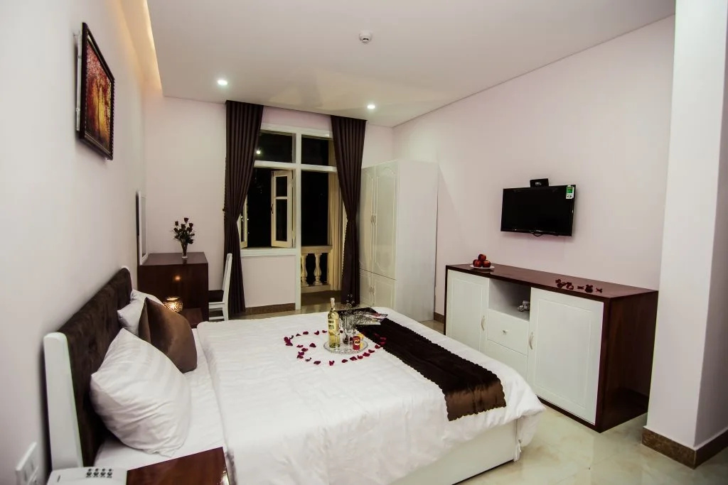 Rose Hotel