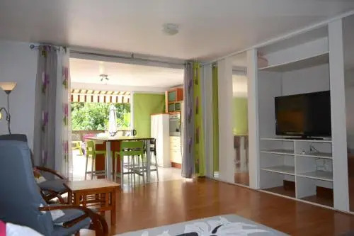 Manuiti Apartment - Punaauia - 2 Bdr - Wifi - A/C - Pool - Up To 7 People