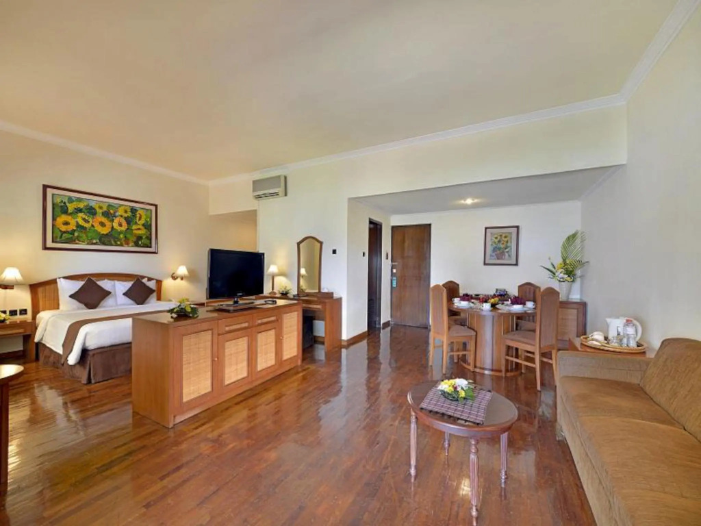 Grand Whiz Hotel Trawas Mojokerto