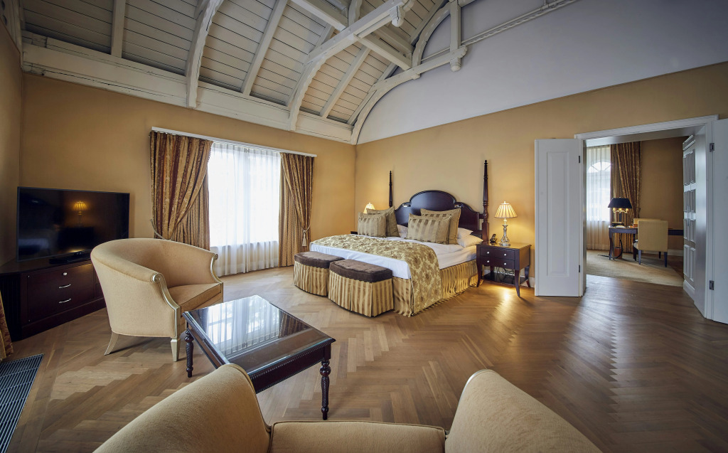 Falkensteiner Schlosshotel Velden   The Leading Hotels of the World