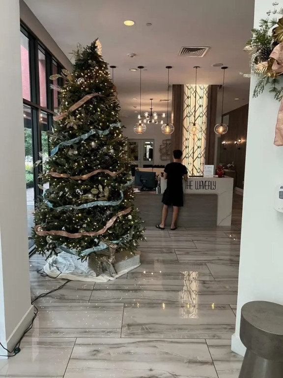 Modern 1B Condo w City Skyline Views in Las Olas