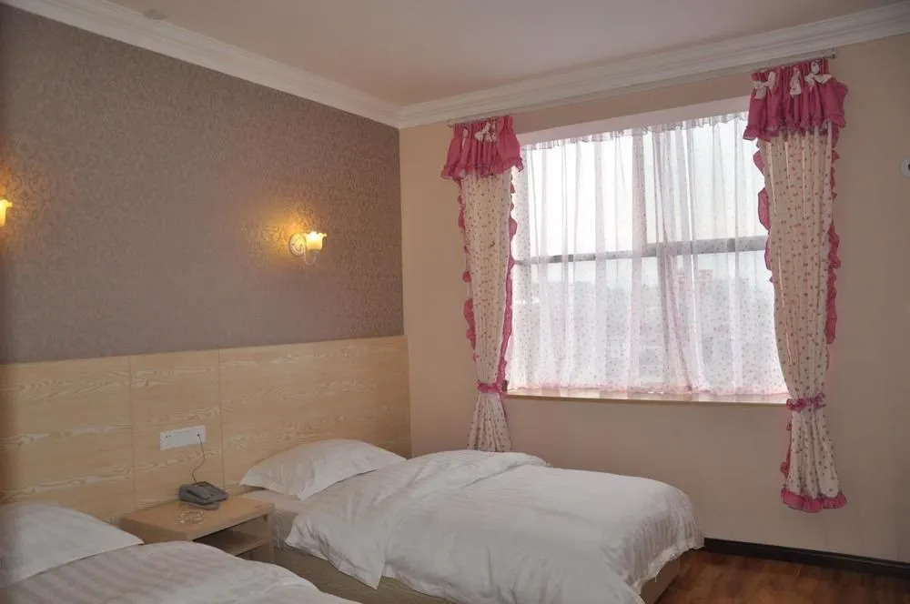 Zhangjiajie Weigongguan Chain Hotel Yongding Branch