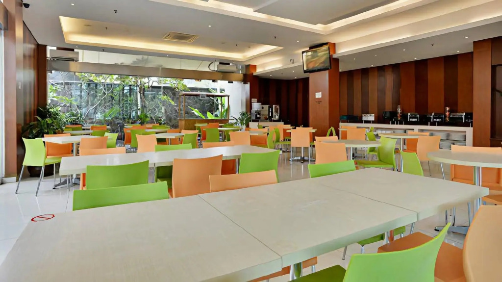 V Hotel Tebet