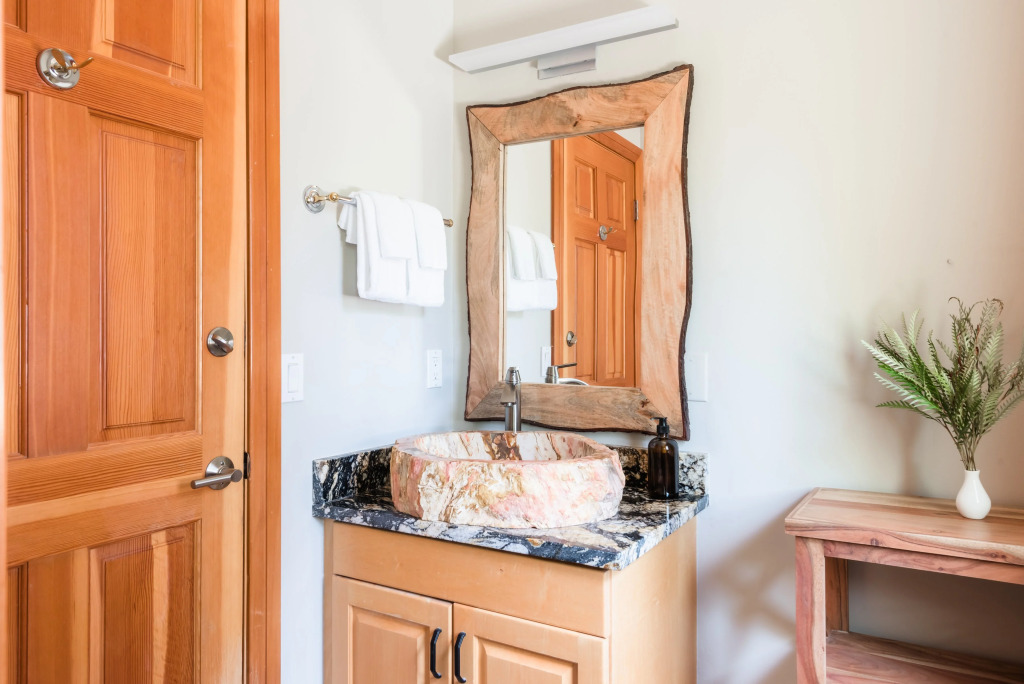 Sleeps 16! Modern Home Mins From Deer Valley! w/ Hot Tub  ❤ by AvantStay
